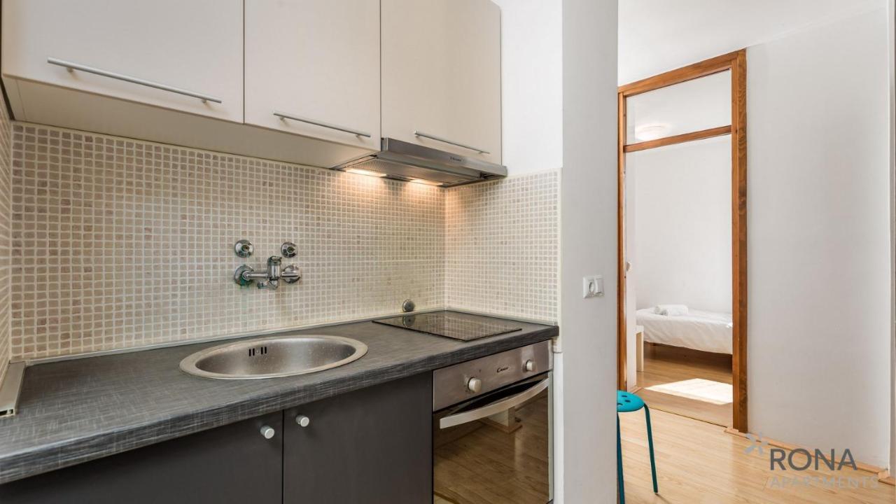 Rona Apartment Zrinka Poreč Buitenkant foto