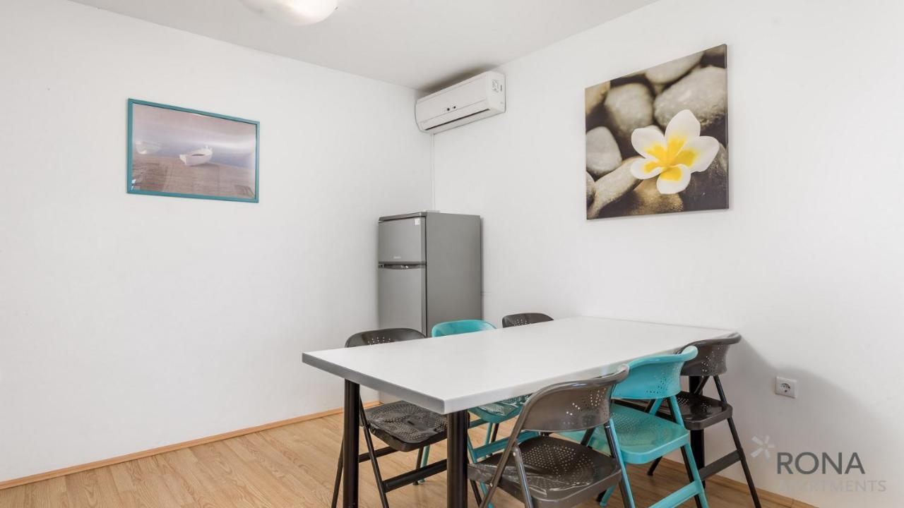 Rona Apartment Zrinka Poreč Buitenkant foto